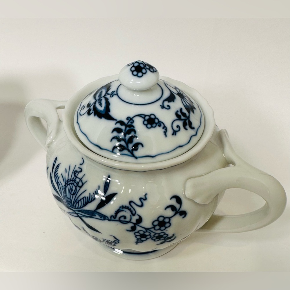 Vintage Blue Danube Porcelain Cream & Sugar Set - Picture 4 of 14